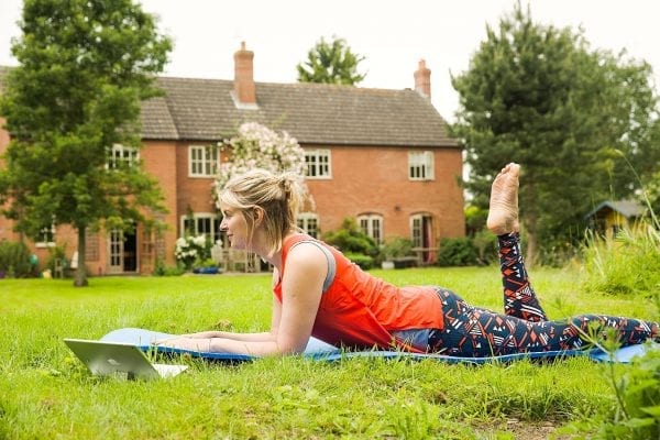 summer 10 minute pilates Pilates in the garden during hot weather uk